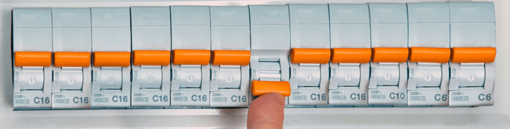 circuit breaker, ac, air conditioner, circuit breaker tripping, air conditioner tripping circuit breaker